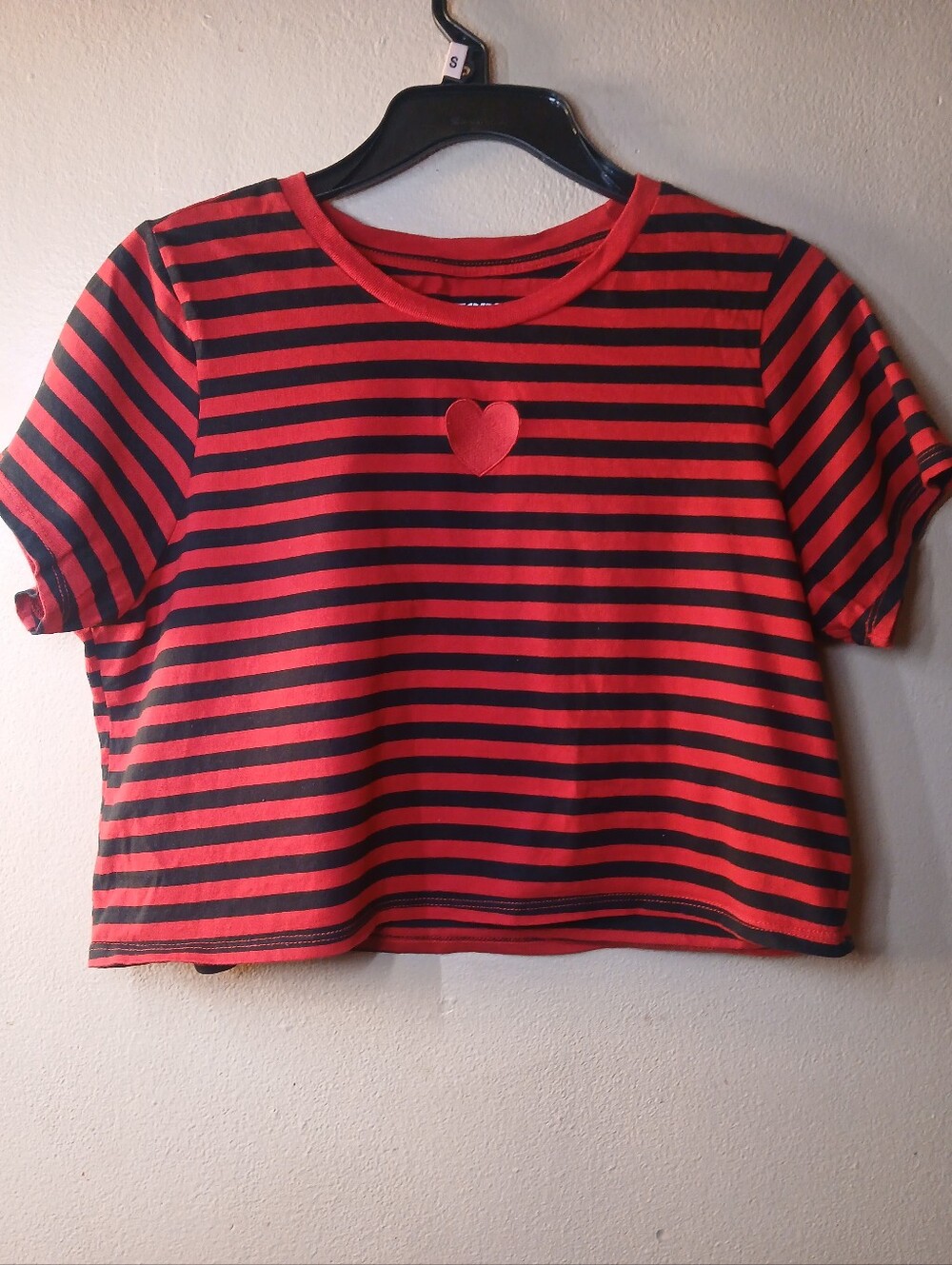 Hot Topic Red and Black Striped Heart Crop Tee Size Sm